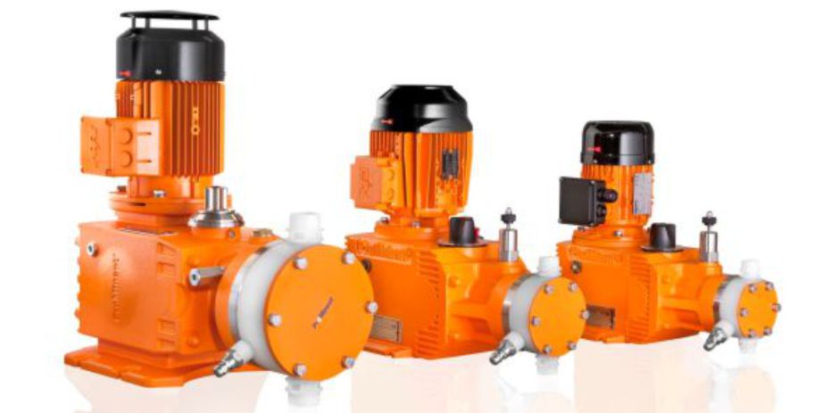 Máy bơm định lượng hóa dẫn động bằng động cơ
